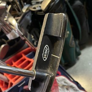 Yes! C-Groove Tracy 
33 1/2Putter in right handed